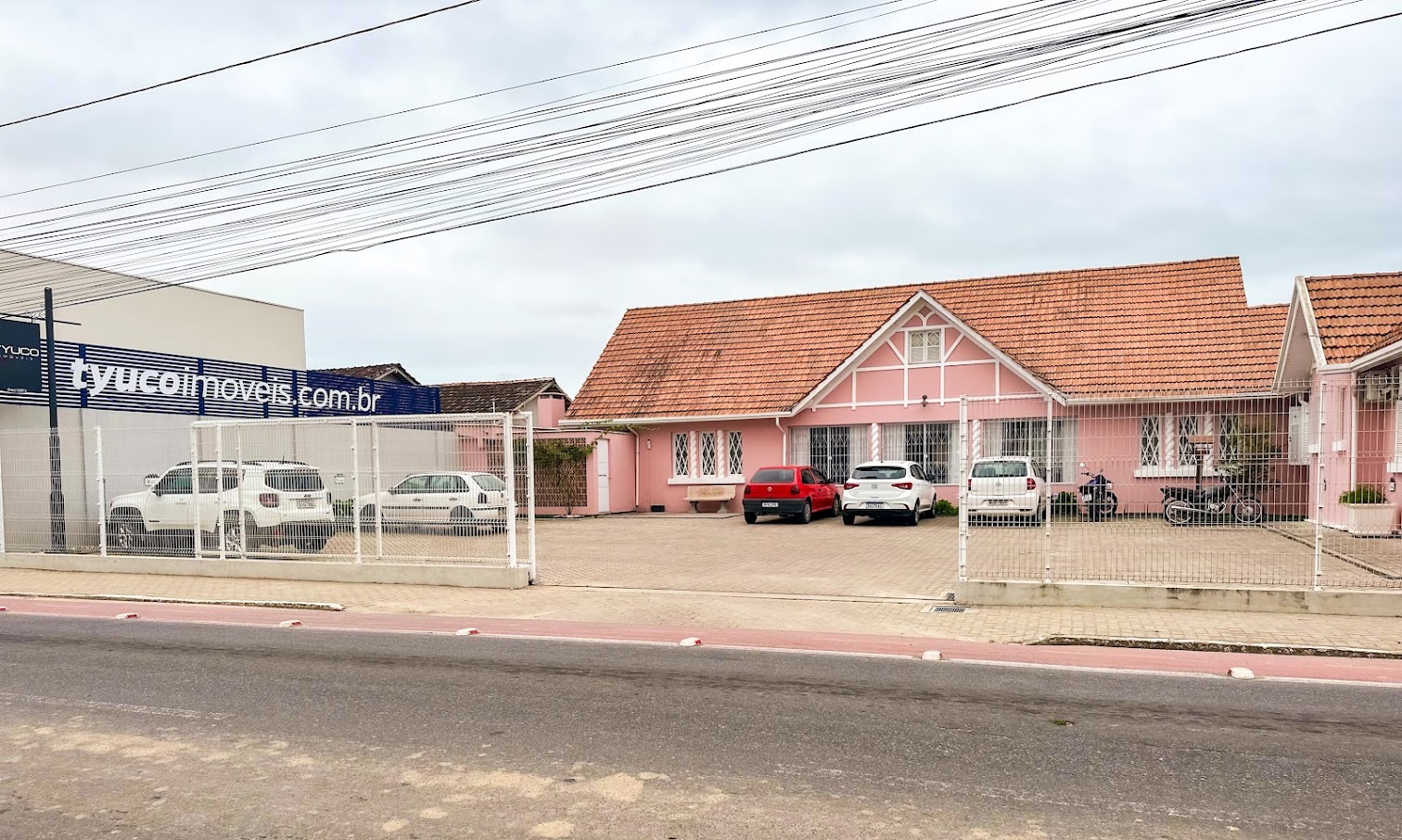 Frente da imobiliária - Tyuco Imóveis